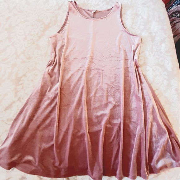 Old Navy Dresses & Skirts - Old Navy pink velour sz Large swing dress